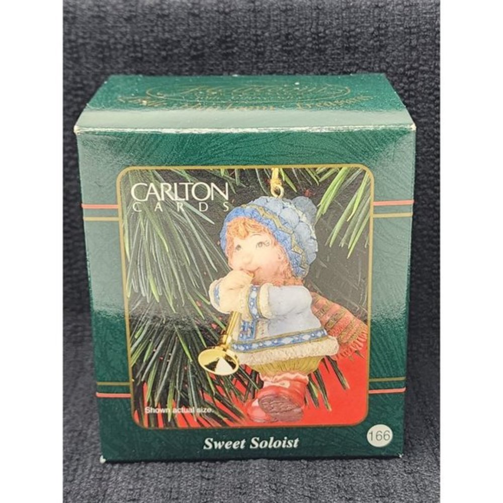 Carlton Cards Heirloom Treasures 90sโ Sweet Soloist Christmas Ornament